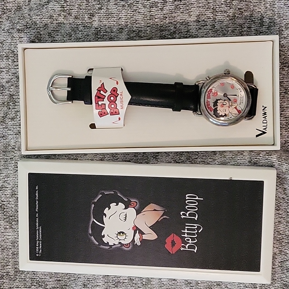 Vintage Betty Boop Throwing Kisses Watch